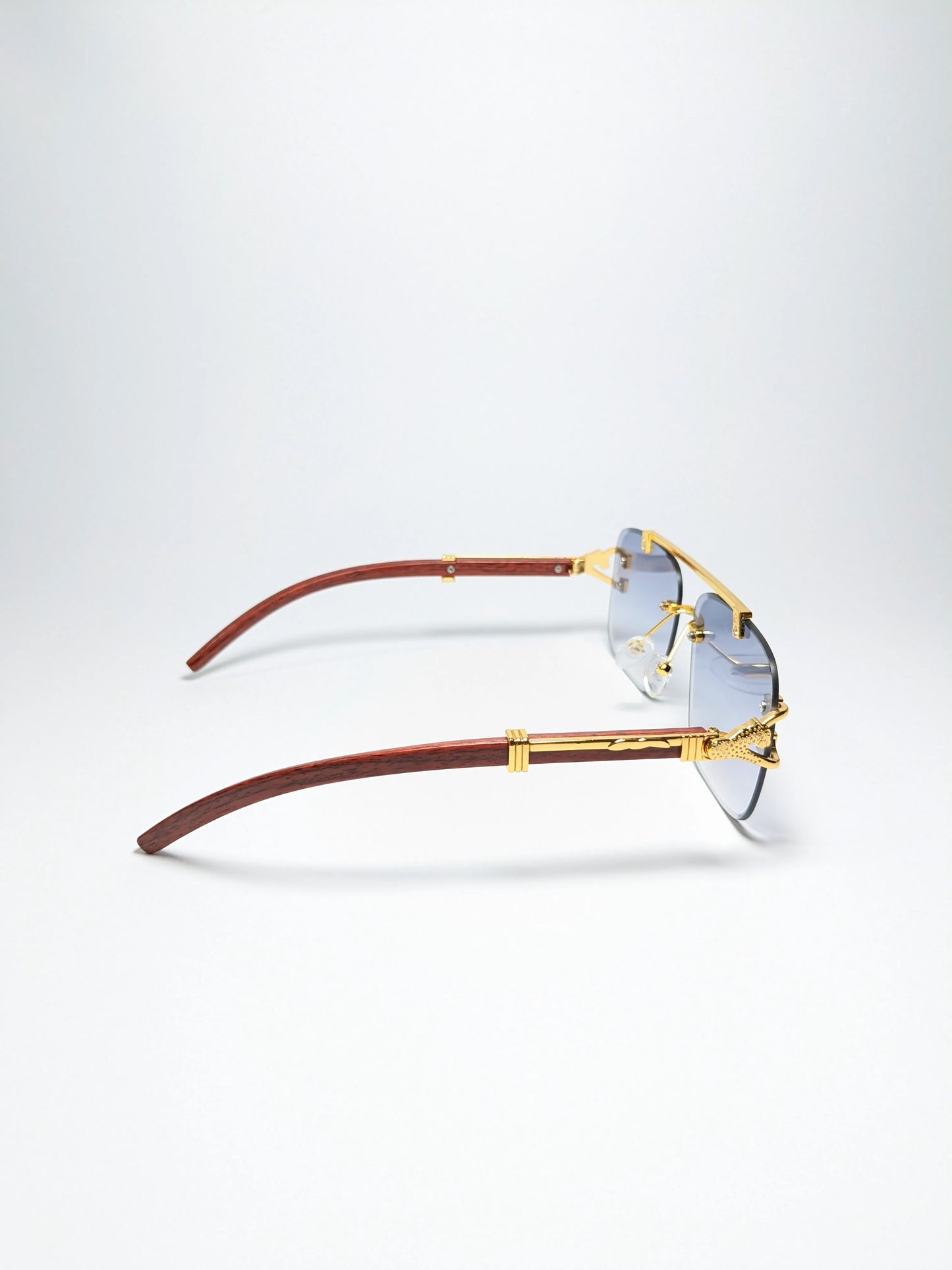 Car Tierr - md004 Aviator Golden and wooden style frame with Cheetah Arms, Gradient Light Blue Lenses (Box Included))